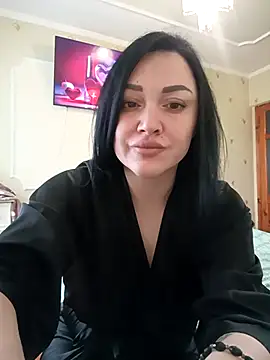 Elsie-Nora online show from April 21, 2026, 5:47 am