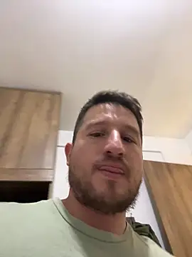 Snapshot of leonel37- chatting on March 21, 2026, 4:44 pm leonel37- online show from March 21, 2026, 4:44 pm