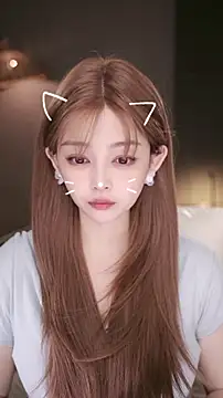 Anne-w online show from April 18, 2026, 12:29 pm