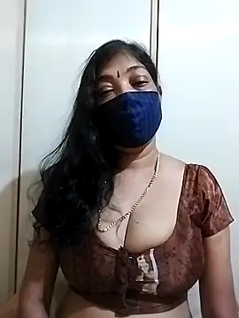 SanthiyaTamil01 online show from April 28, 2026, 8:57 pm