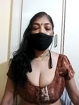 SanthiyaTamil01 online show from April 26, 2026, 9:12 pm