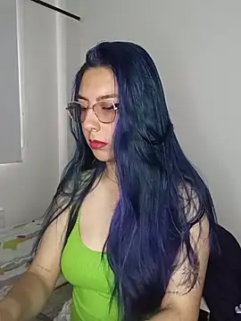 Kimmy 04 online show from March 18, 2026, 8:32 pm