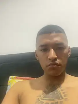 juliancito222 online show from May 26, 2026, 7:12 pm