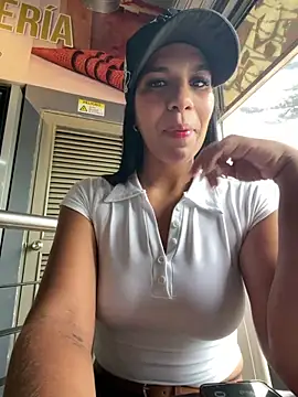 Snapshot of MonserratJons01 chatting on June 2, 2026, 4:07 pm MonserratJons01 online show from June 2, 2026, 4:07 pm