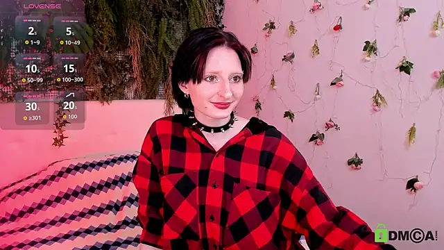 Snapshot of Kira__Cutie chatting on June 11, 2026, 8:17 pm Kira Cutie online show from June 11, 2026, 8:17 pm
