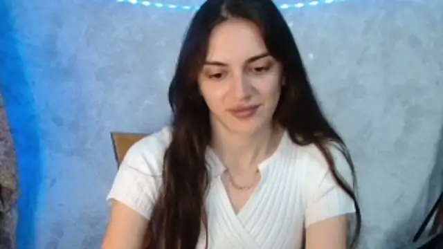 RoxiCherry online show from May 19, 2026, 7:26 am