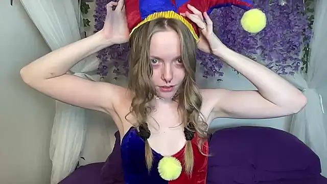 Snapshot of ElfGirlAna chatting on May 13, 2026, 2:35 pm ElfGirlAna online show from May 13, 2026, 2:35 pm