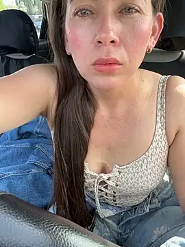 dannielitta online show from March 25, 2026, 10:41 pm