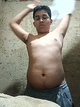 alee28728 online show from April 18, 2026, 4:59 am