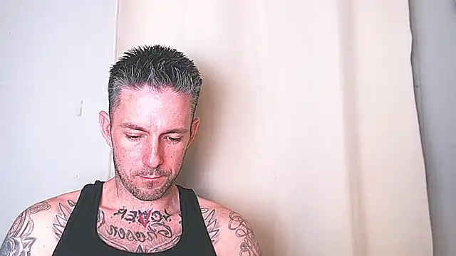 Snapshot of SkylarrGrey chatting on March 20, 2026, 7:31 am SkylarrGrey online show from March 20, 2026, 7:31 am