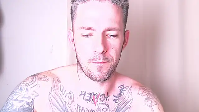 Snapshot of SkylarrGrey chatting on March 22, 2026, 7:32 am SkylarrGrey online show from March 22, 2026, 7:32 am