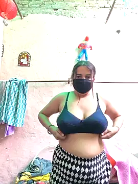 REENA-STRIP online show from April 28, 2026, 5:45 am