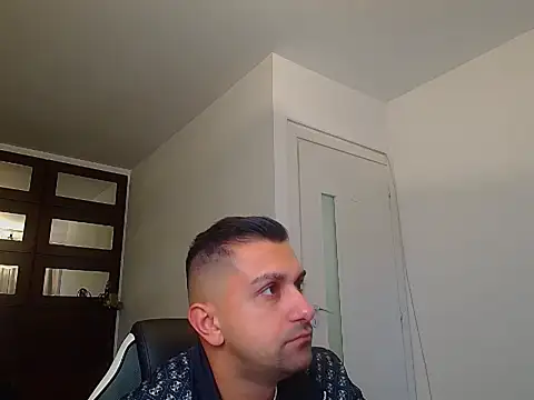 BryceReign online show from May 3, 2026, 4:28 am