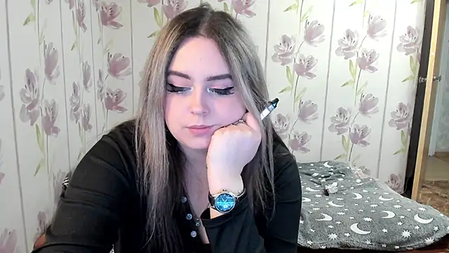 Agathameoww online show from April 30, 2026, 8:57 pm