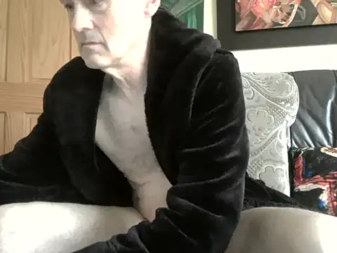 Snapshot of Useless_Wanker chatting on April 5, 2026, 2:46 pm Useless Wanker online show from April 5, 2026, 2:46 pm