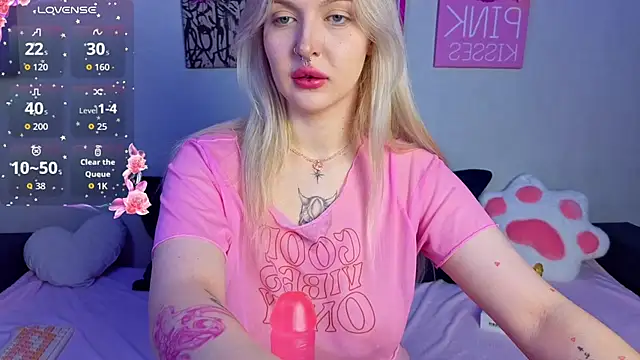 BlondieSummer online show from August 1, 2026, 6:17 pm
