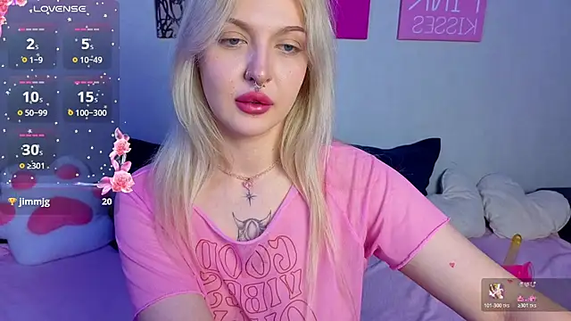 BlondieSummer online show from July 28, 2026, 6:53 pm