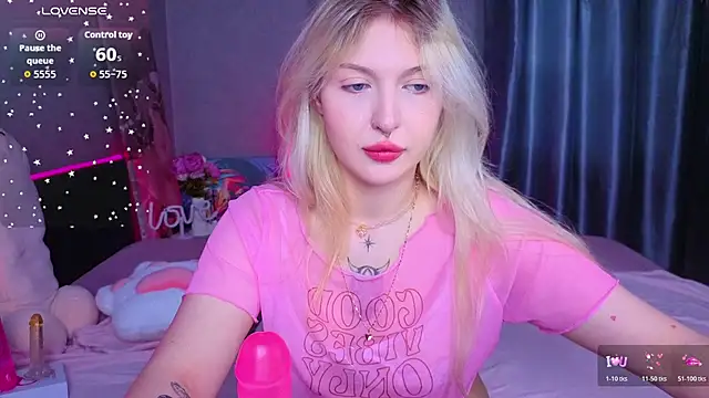 Snapshot of BlondieSummer chatting on May 22, 2026, 3:10 pm BlondieSummer online show from May 22, 2026, 3:10 pm