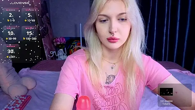 BlondieSummer online show from July 29, 2026, 6:18 pm