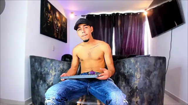 Snapshot of victor_ospina chatting on March 21, 2026, 2:10 pm victor ospina online show from March 21, 2026, 2:10 pm