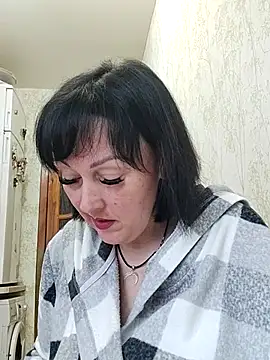 Snapshot of HelgaDennis chatting on June 1, 2026, 5:29 am HelgaDennis online show from June 1, 2026, 5:29 am