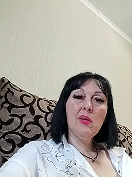 Snapshot of HelgaDennis chatting on June 15, 2026, 4:23 am HelgaDennis online show from June 15, 2026, 4:23 am