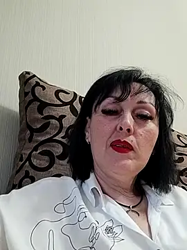 Snapshot of HelgaDennis chatting on June 1, 2026, 5:45 pm HelgaDennis online show from June 1, 2026, 5:45 pm