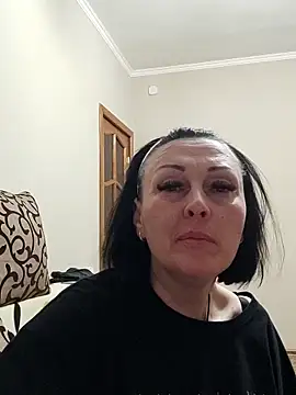 HelgaDennis online show from May 1, 2026, 9:53 pm
