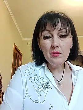 Snapshot of HelgaDennis chatting on May 29, 2026, 5:46 am HelgaDennis online show from May 29, 2026, 5:46 am