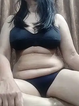 Snapshot of YAMINIJD chatting on March 22, 2026, 4:27 am YAMINIJD online show from March 22, 2026, 4:27 am