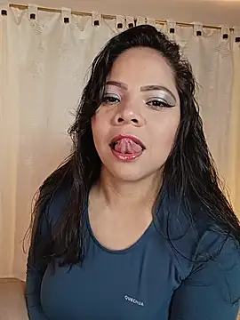 Snapshot of ROUSSE_SINCLAIR chatting on July 17, 2026, 11:24 pm ROUSSE SINCLAIR online show from July 17, 2026, 11:24 pm