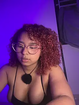 Snapshot of lara_curly chatting on June 5, 2026, 11:54 pm lara curly online show from June 5, 2026, 11:54 pm