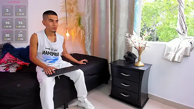 Snapshot of your_d0ll1 chatting on May 25, 2026, 12:26 pm your d0ll1 online show from May 25, 2026, 12:26 pm