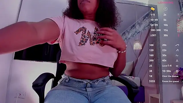Snapshot of mia_rouxx1 chatting on June 23, 2026, 6:00 am mia rouxx1 online show from June 23, 2026, 6:00 am