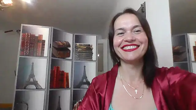 Snapshot of Selena_Moo chatting on July 5, 2026, 10:33 am Selena Moo online show from July 5, 2026, 10:33 am