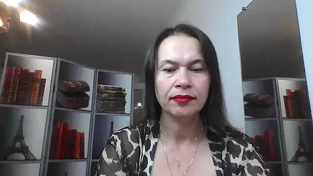Snapshot of Selena_Moo chatting on July 22, 2026, 8:27 am Selena Moo online show from July 22, 2026, 8:27 am