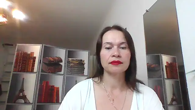 Snapshot of Selena_Moo chatting on June 16, 2026, 10:04 am Selena Moo online show from June 16, 2026, 10:04 am