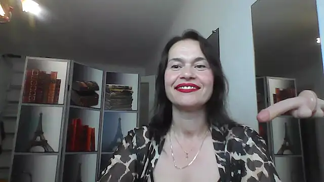 Snapshot of Selena_Moo chatting on July 28, 2026, 11:17 am Selena Moo online show from July 28, 2026, 11:17 am
