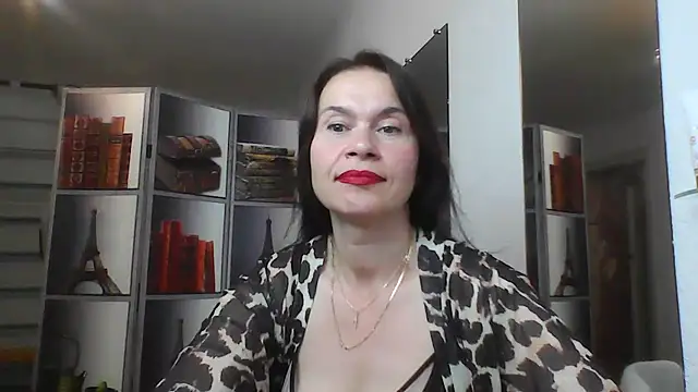 Snapshot of Selena_Moo chatting on August 2, 2026, 8:45 am Selena Moo online show from August 2, 2026, 8:45 am