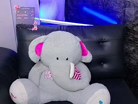 Snapshot of Shadai_Ross chatting on June 7, 2026, 6:29 am Shadai Ross online show from June 7, 2026, 6:29 am