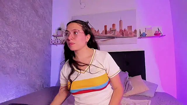 Snapshot of SofiaLujan_ chatting on June 23, 2026, 11:36 pm SofiaLujan online show from June 23, 2026, 11:36 pm