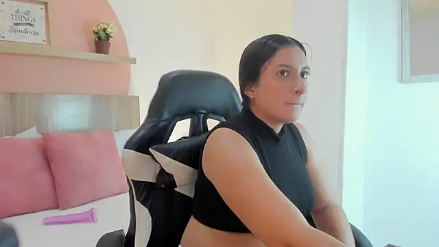 Snapshot of kira_relish chatting on March 27, 2026, 1:01 pm kira relish online show from March 27, 2026, 1:01 pm