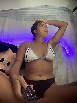 Snapshot of Blowjob-Queen_ chatting on August 5, 2026, 3:44 am Blowjob-Queen online show from August 5, 2026, 3:44 am