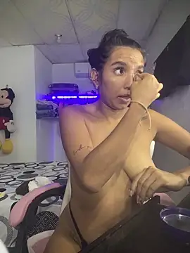 Blowjob-Queen  online show from April 24, 2026, 2:35 am