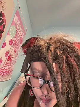 Snapshot of darlingvicuous chatting on July 18, 2026, 6:11 am darlingvicuous online show from July 18, 2026, 6:11 am