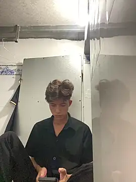 Nguyencuong1999 online show from April 26, 2026, 3:48 am