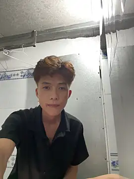 Nguyencuong1999 online show from April 27, 2026, 8:45 am