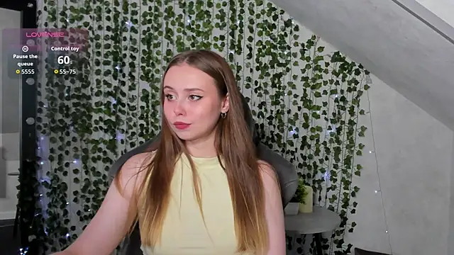 Snapshot of Vanessa_Williamsonn chatting on July 4, 2026, 5:17 pm Vanessa Williamsonn online show from July 4, 2026, 5:17 pm