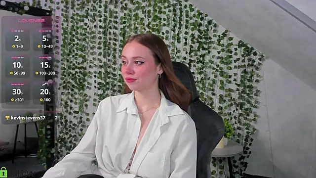 Snapshot of Vanessa_Williamsonn chatting on July 6, 2026, 5:26 pm Vanessa Williamsonn online show from July 6, 2026, 5:26 pm