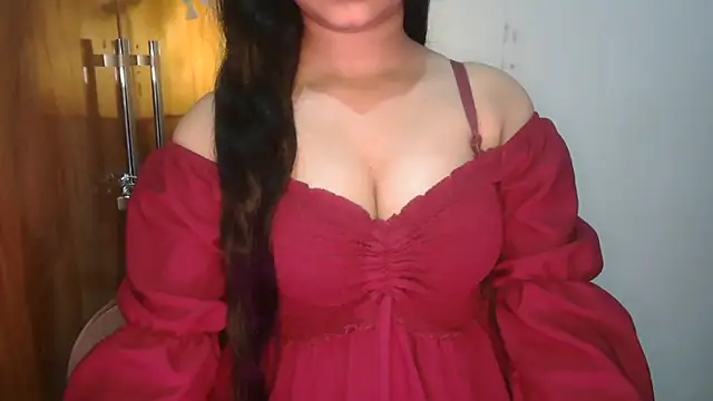 Snapshot of urvashi_rai chatting on July 28, 2026, 8:52 pm urvashi rai online show from July 28, 2026, 8:52 pm